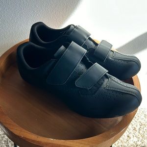 Bontrager spin shoes with cleats included